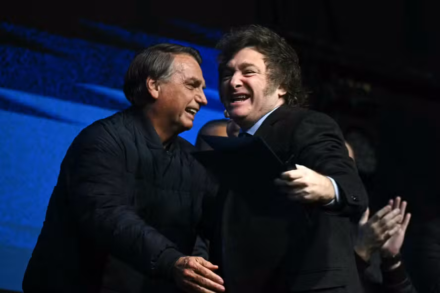 Moraes veta visita de Milei a Bolsonaro e mantém suspensão de encontros por 30 dias
