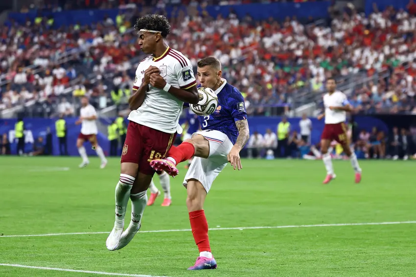 Imprensa francesa esmaga ‘Bleus’ após ‘aula de futebol’ espanhola: “Foram sufocados e apáticos”