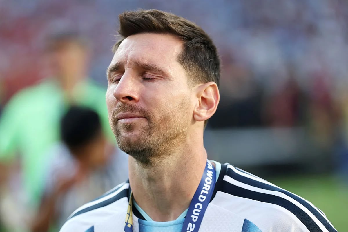 “Petulante e vergonhoso”: Messi é detonado por jornal após final da Copa