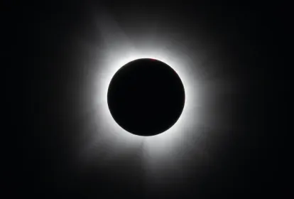 Agosto de 2026 reserva dois espetáculos celestes; saiba datas e como observar os eclipses