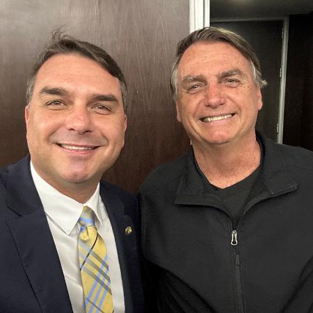 Moraes suspende visitas de Flávio a Bolsonaro por 90 dias e intima defesa sobre carta em rede social