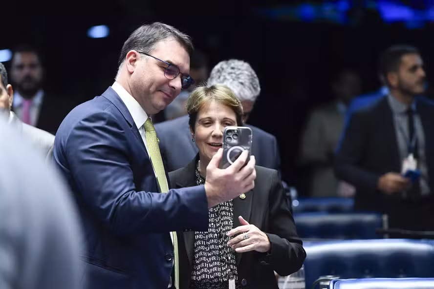 Tereza Cristina aceita ser vice de Flávio Bolsonaro e abre negociações com PP