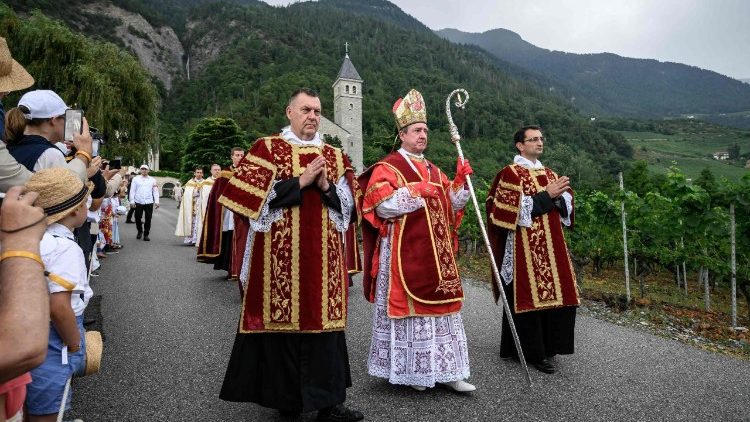 Tradição ou rebeldia? Entenda o que levou grupo ultraconservador a ser excomungado pelo Vaticano após desafiar o papa Leão XIV