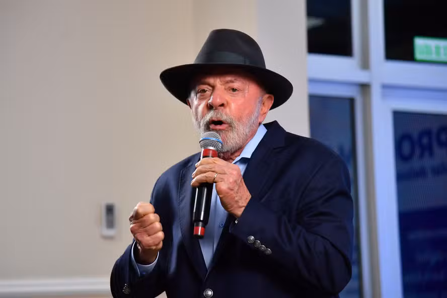 Lula equipara taxa de Trump no Estreito de Ormuz a “pirataria” e defende ofensiva global pelo biocombustível brasileiro