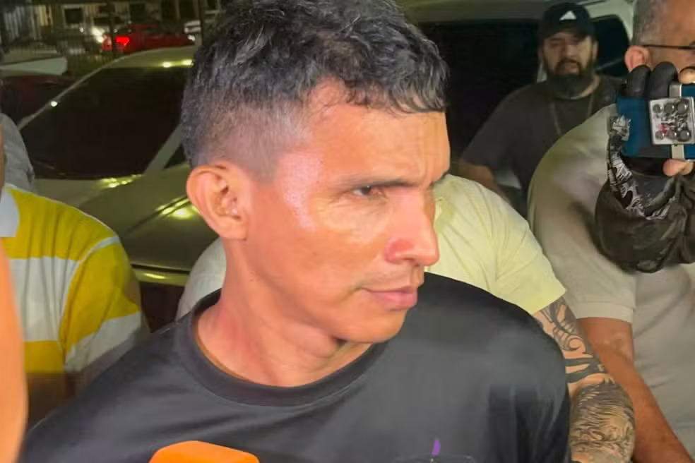 Homem que matou três pessoas a marteladas em Manaus devia R$ 16 mil a agiotas e cometeu chacina após ex-sogro negar dinheiro, diz delegado