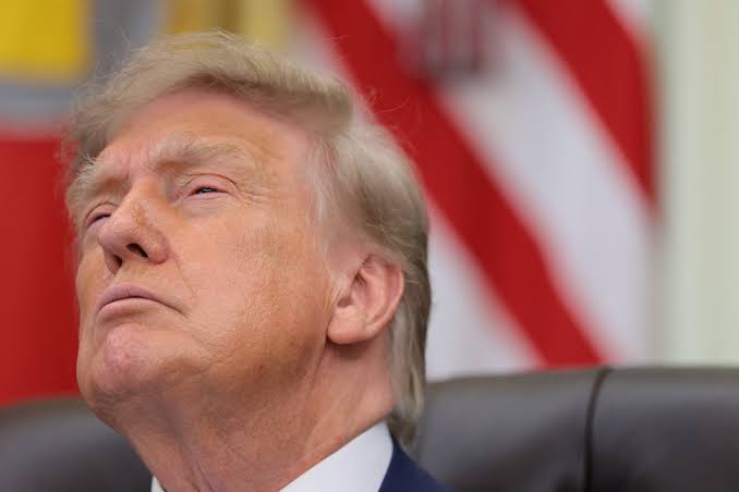 Carney Reage a Trump: Canadá Suspende Acordo Comercial e Protege Mercado Interno