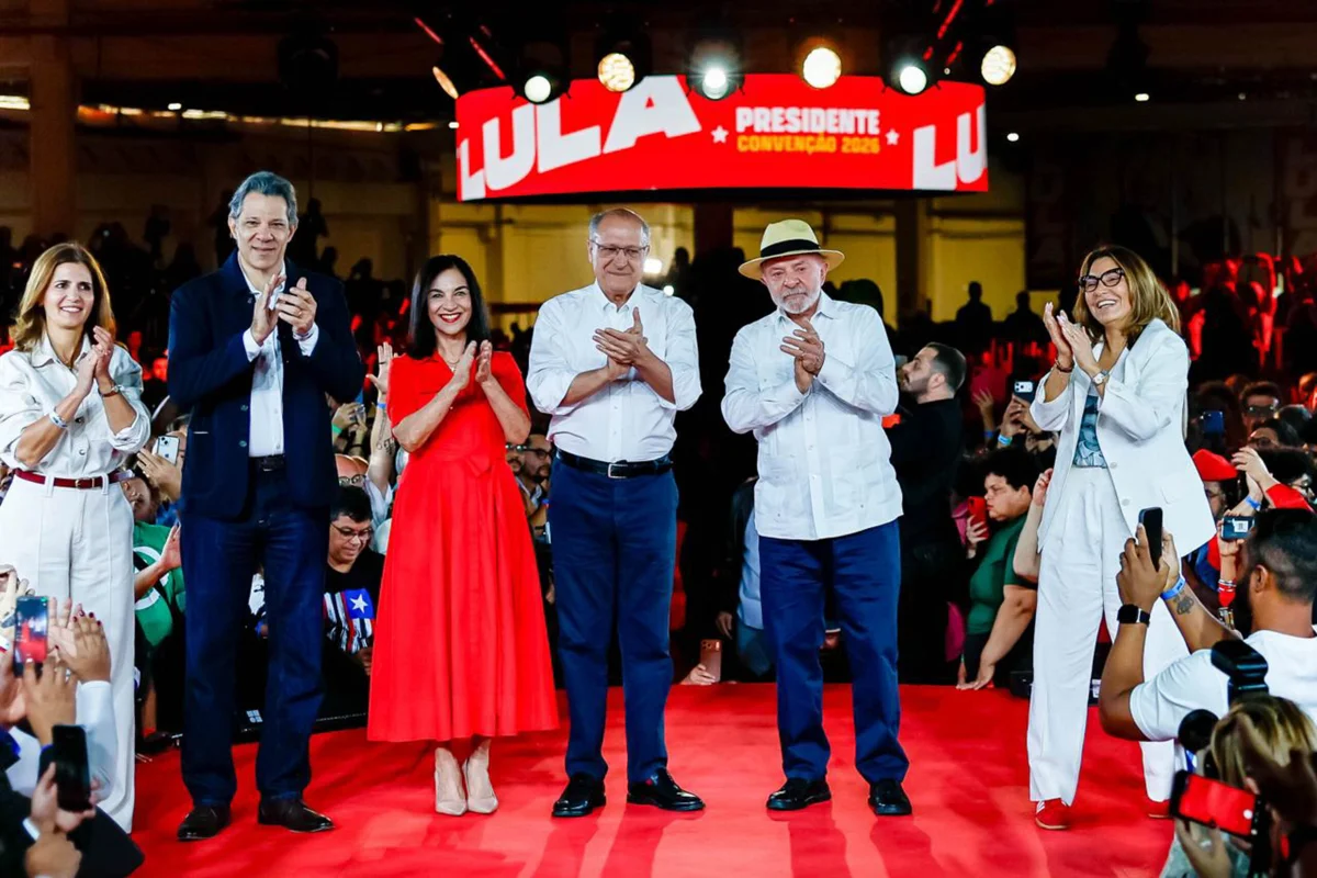 Lula tem candidatura à reeleição aprovada em convenção do PT; ato oficial será no ABC em agosto