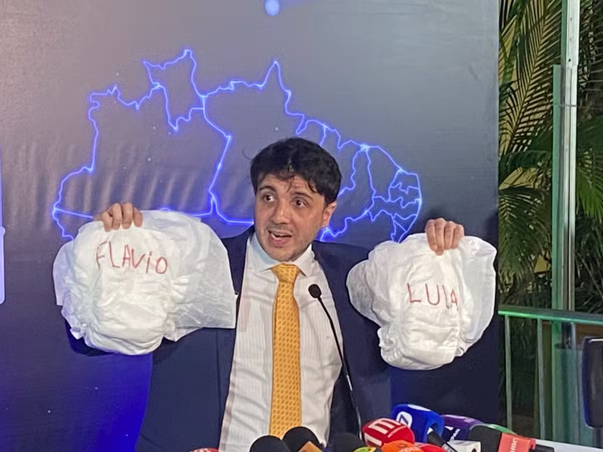 Com Críticas a Lula e Flávio, Renan Santos Aposta em Retórica de Confronto na Campanha