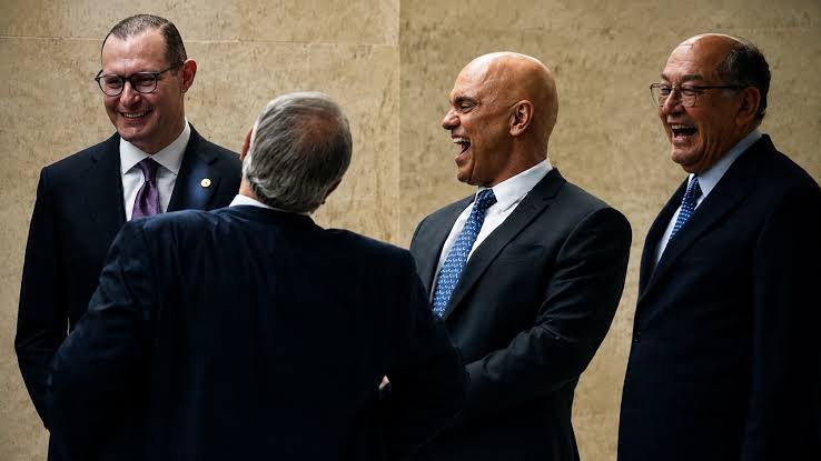 Foto de ministros do STF rindo em meio à crise com Vorcaro viraliza e provoca revolta: “Na nossa cara”