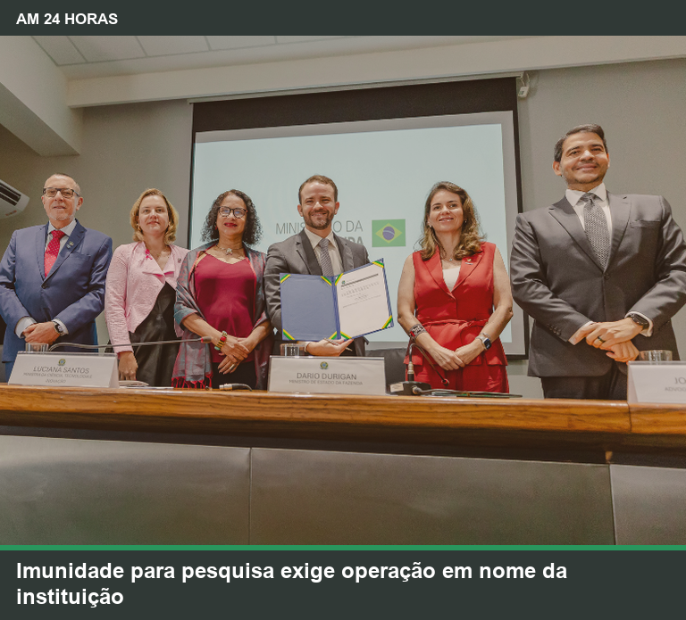 Autoridades no anúncio sobre importações para pesquisa pública, em 21 de outubro de 2026.